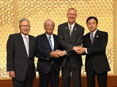 라이브 라이브 바카라